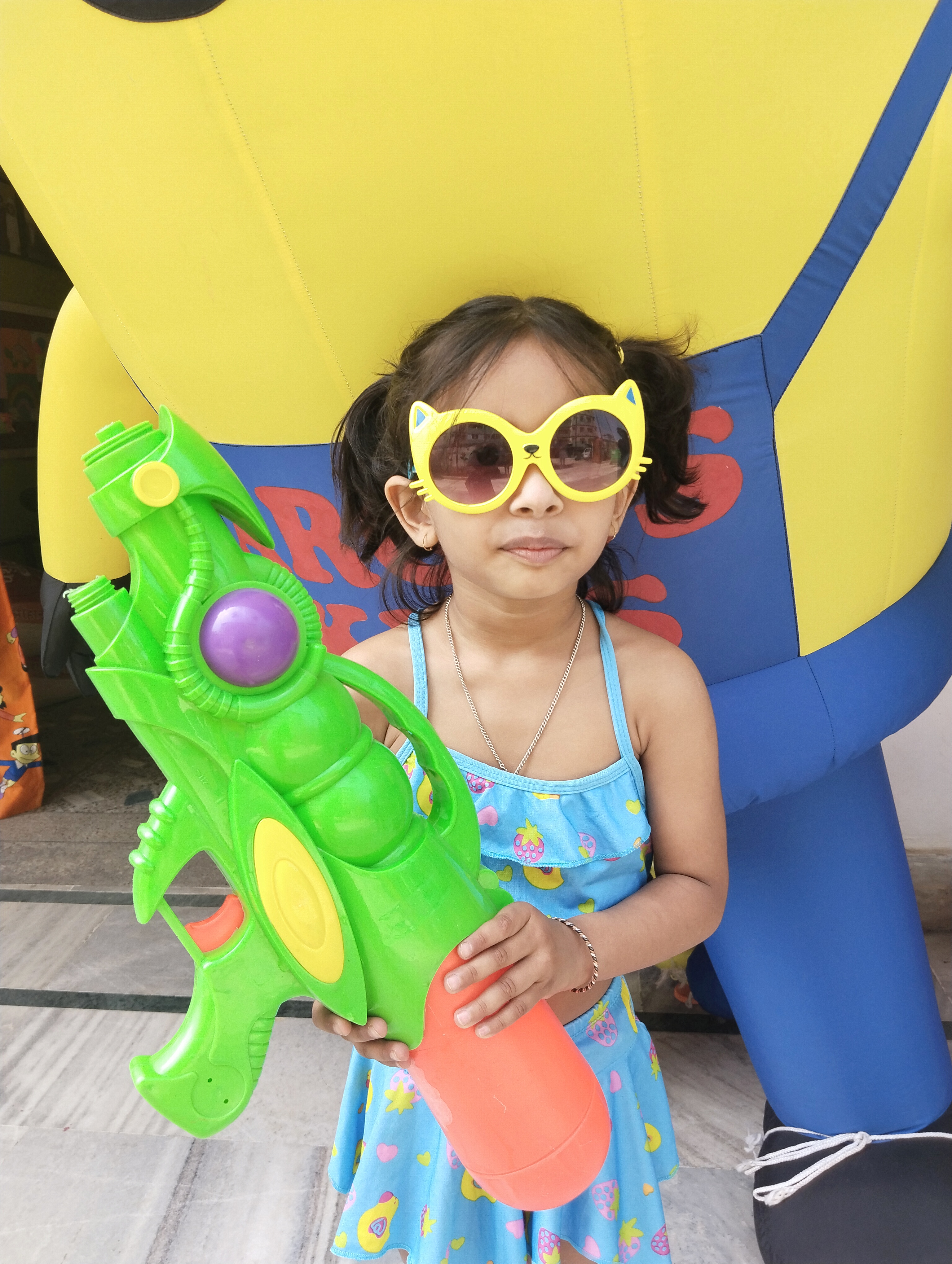 Kids ready for pool party